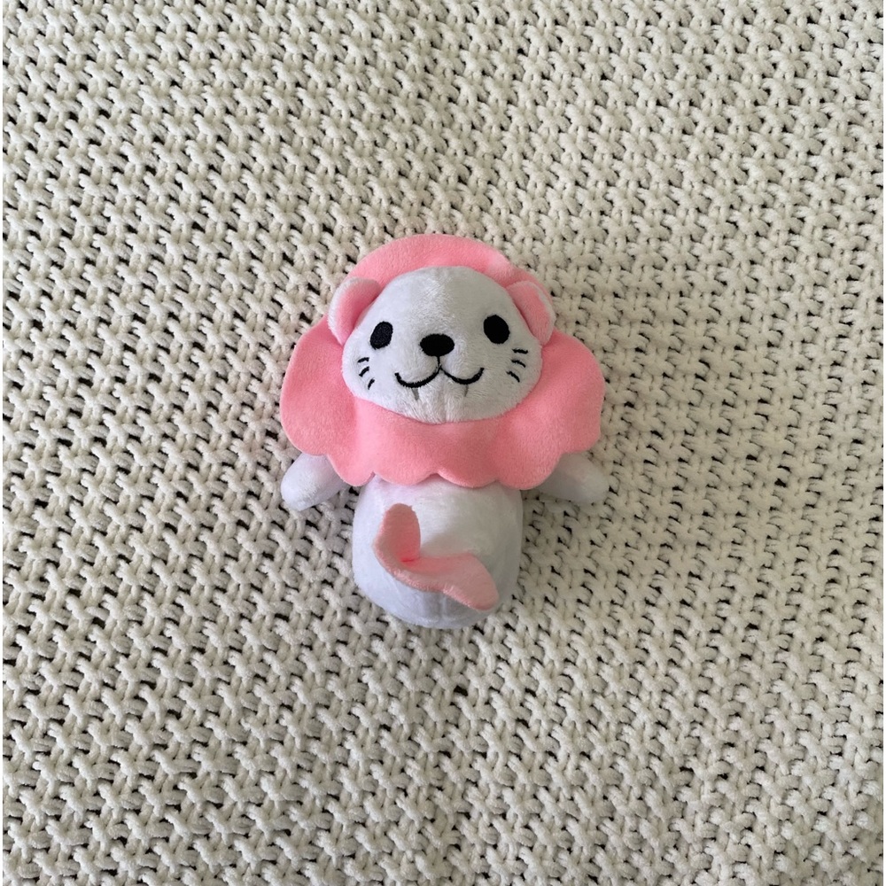 Daiso Pink and White Sea Lion